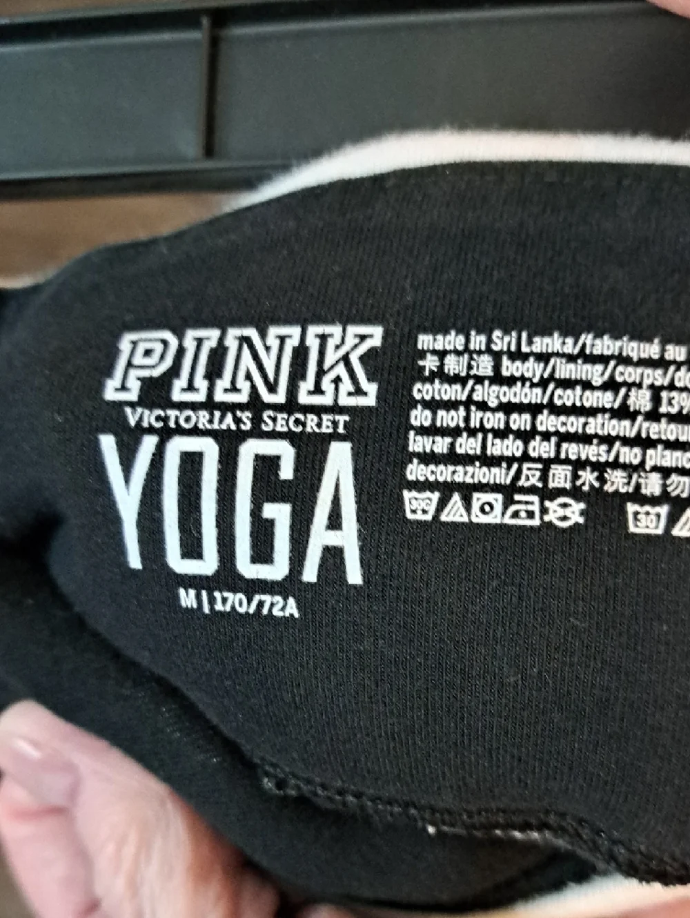 Victoria's Secret PINK Yoga Black and White Top - Picture 2 of 5